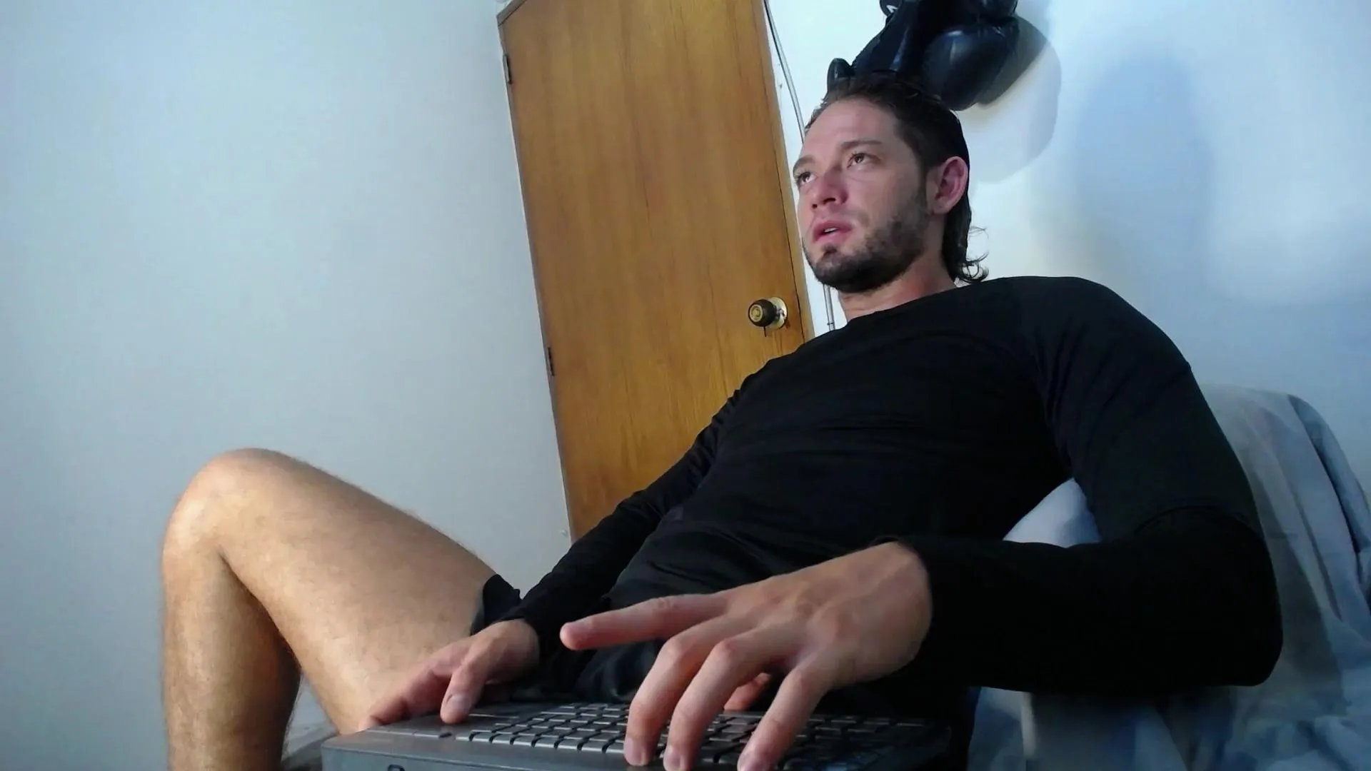 Offline walnniel on Cam4