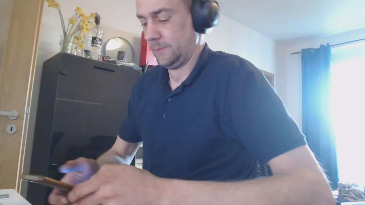 Widersacha on Cam4 