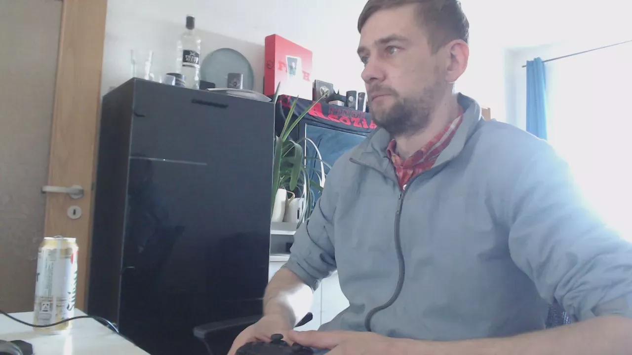 Widersacha on Cam4 