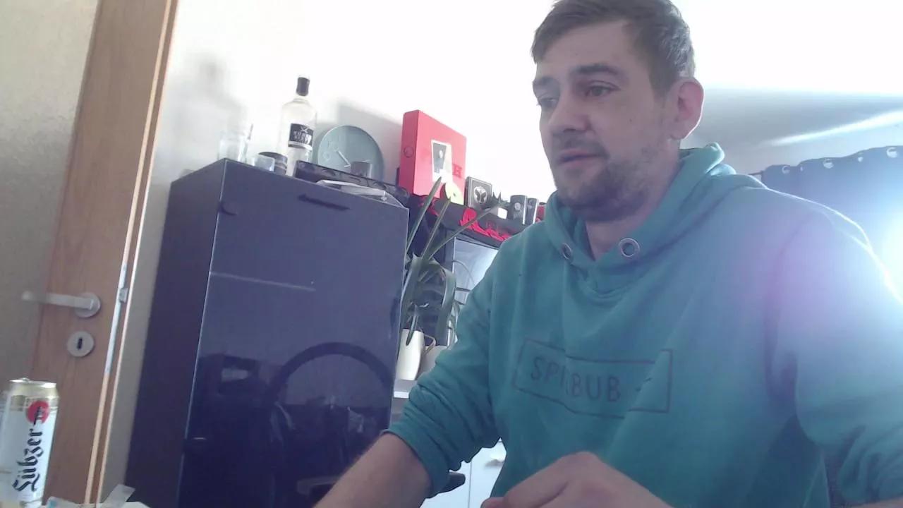 Widersacha on Cam4 