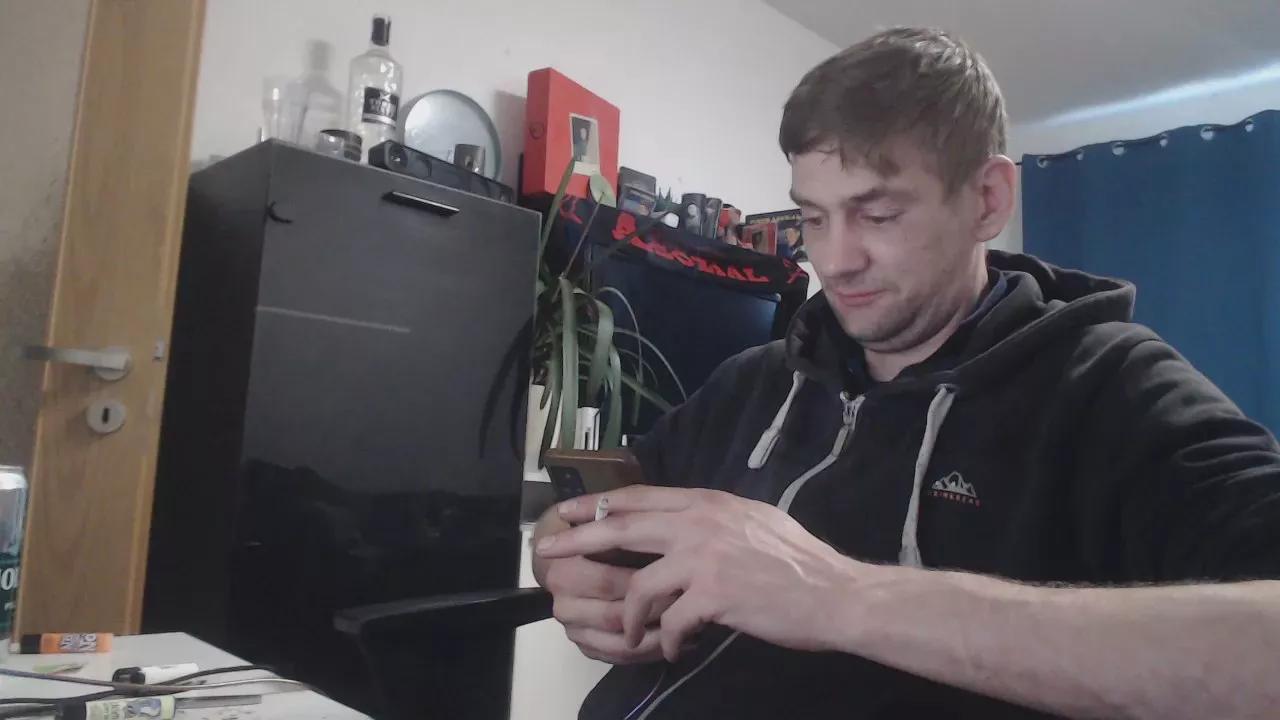 Widersacha on Cam4 