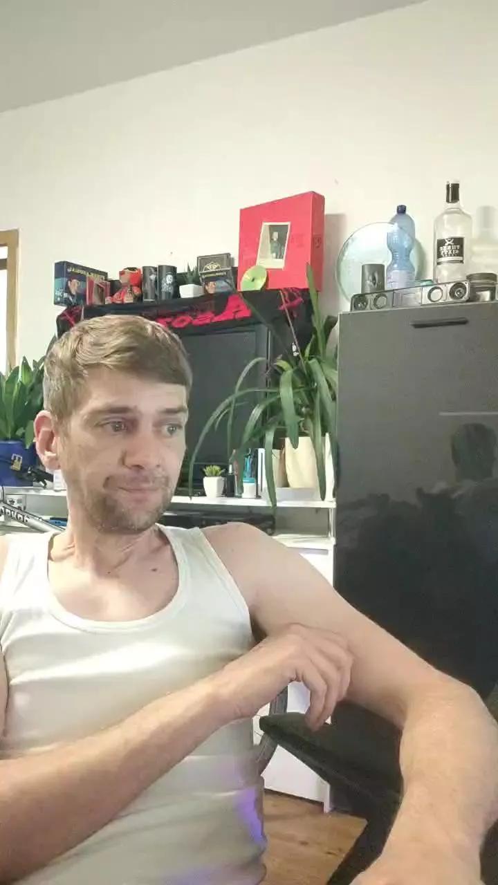 Widersacha on Cam4 