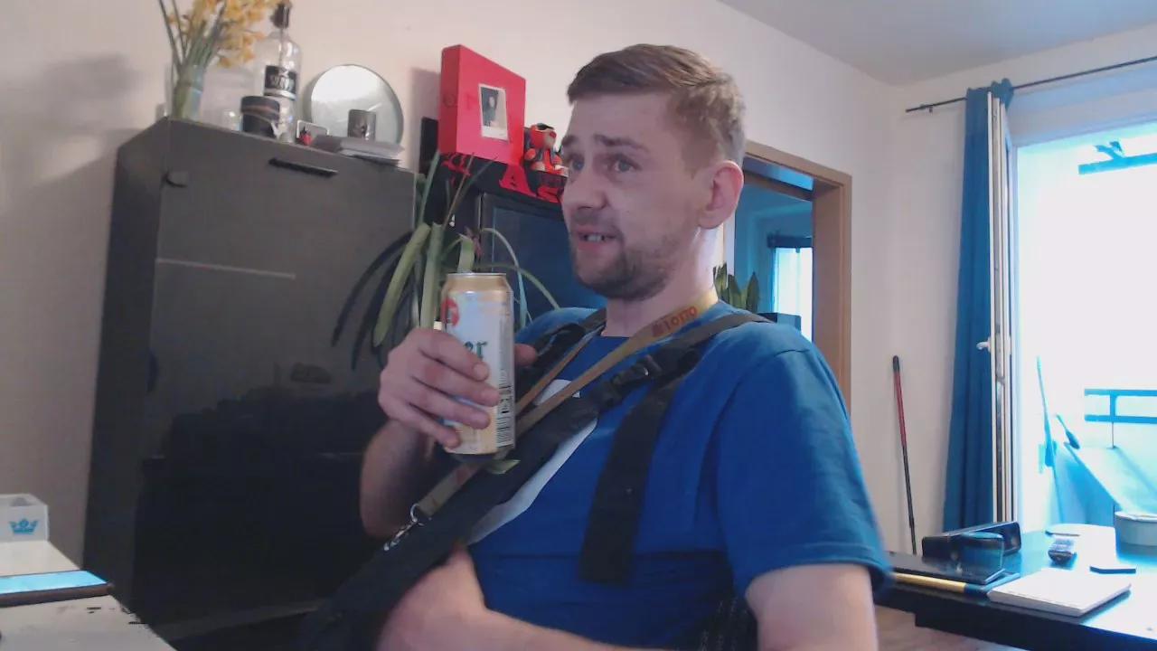 Widersacha on Cam4 