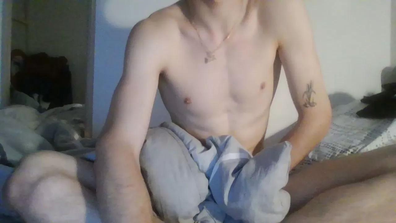 Y0ugM3n on Cam4 