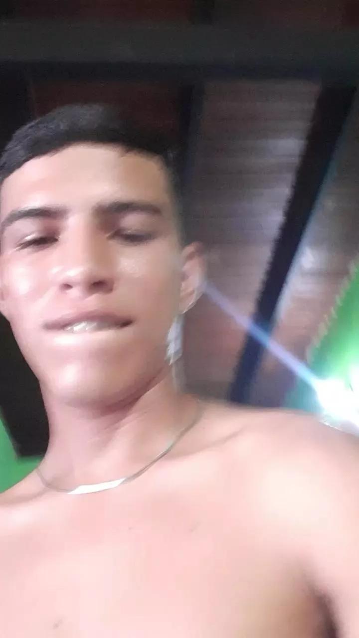 your_latin_cock on Cam4 