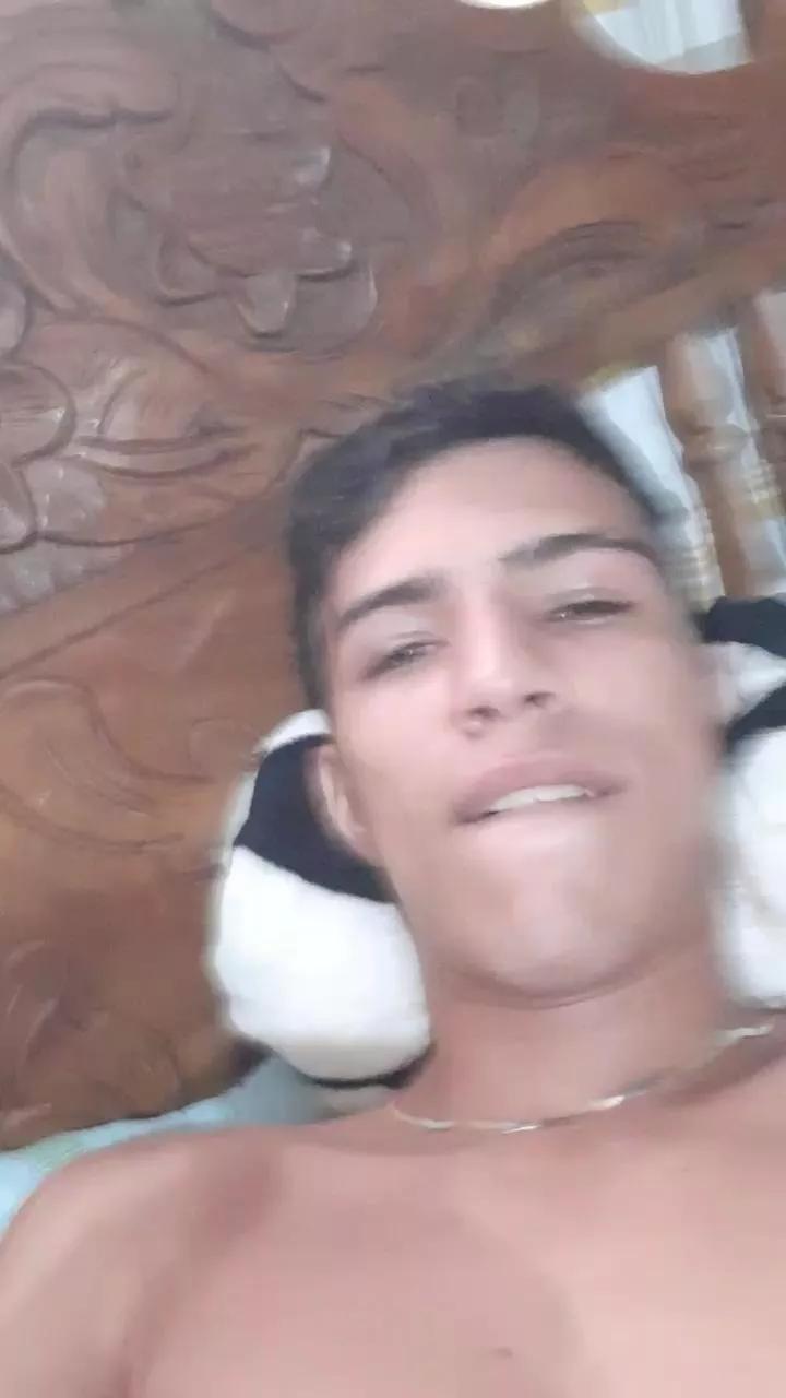 your_latin_cock on Cam4 