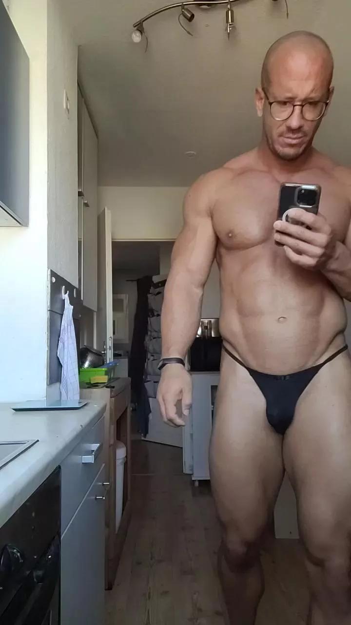yumyum18 on Cam4 
