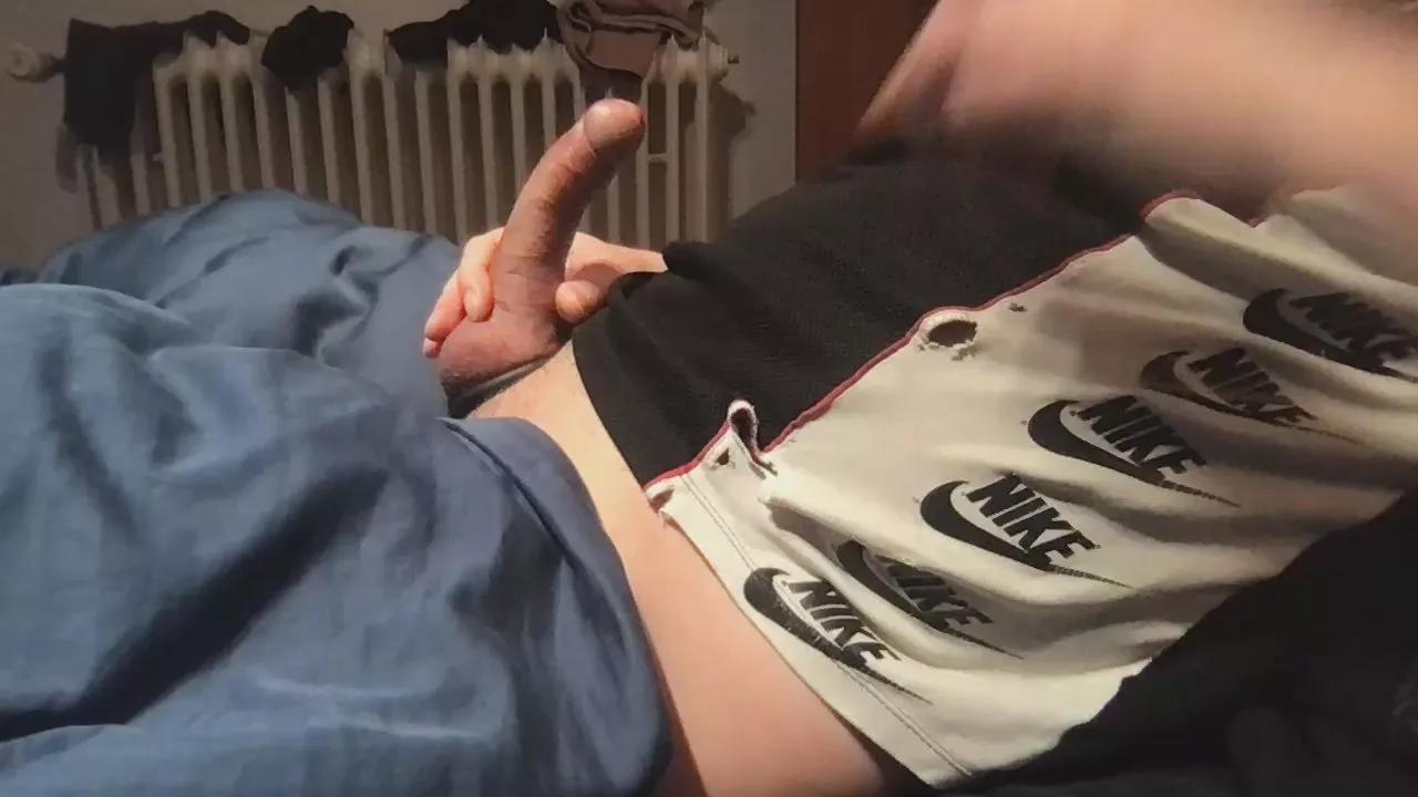 Zeigegeiler69 on Cam4 