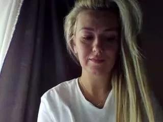 aliciarey on CamSoda 