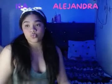 Freechat 2moons_full_of_love on Chaturbate