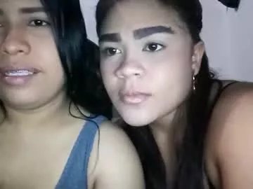 Freechat 2moons_full_of_love on Chaturbate