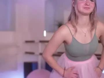 _meowwluffy_ on Chaturbate