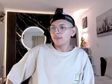 Freechat a_lejandro_08 on Chaturbate