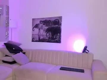 Freechat alaiia7 on Chaturbate