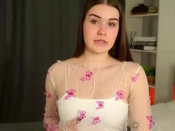 Discover cute camslut Angelesryther angelesryther from Chaturbate