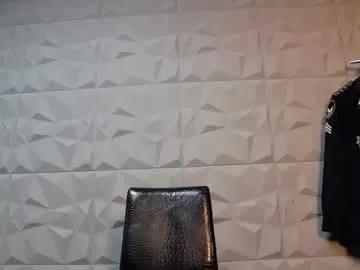 Freechat antoniovalentinidiamond on Chaturbate