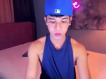 asiancum_peter on Chaturbate