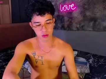 asiancum_peter on Chaturbate