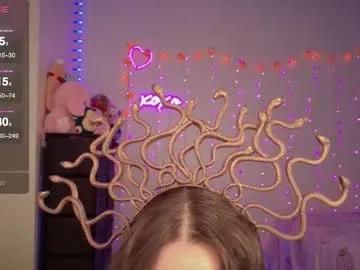 Freechat bellamonroee on Chaturbate