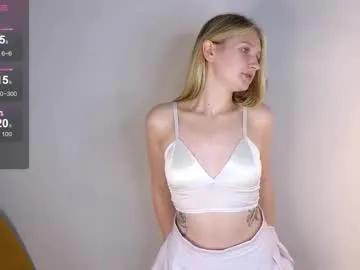 belly_brics from Chaturbate