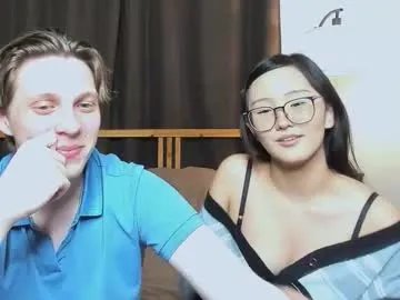 Freechat blossomandbee on Chaturbate
