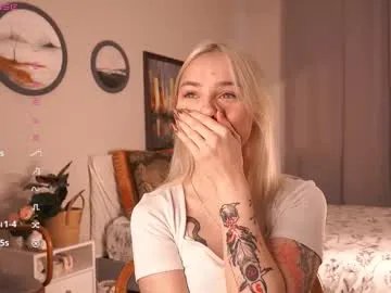 blue_bow on Chaturbate