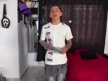 bradley_strong_ on Chaturbate