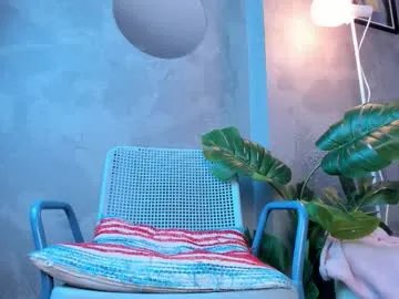 caroline_dh on Chaturbate