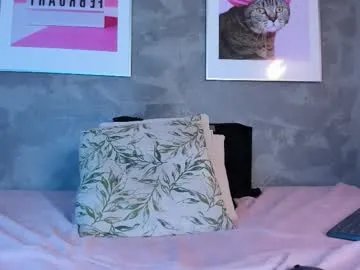 caroline_dh on Chaturbate