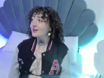 Freechat daphneblunt on Chaturbate