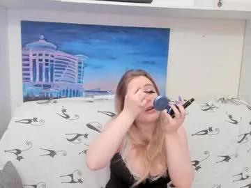 darlinecoyner on Chaturbate 