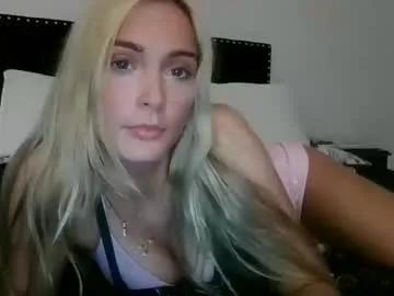 Freechat elliebellyy on Chaturbate