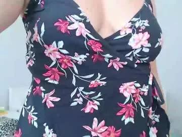 Freechat emerald_kittycat on Chaturbate