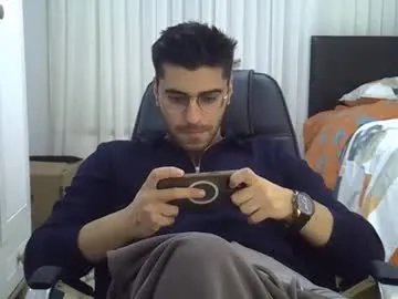 fortiori8 on Chaturbate