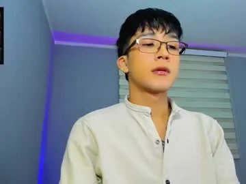 guy_veryhot1 on Chaturbate