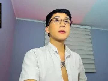 guy_veryhot1 on Chaturbate