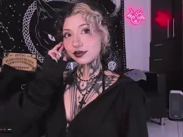 hazellwitch from Chaturbate