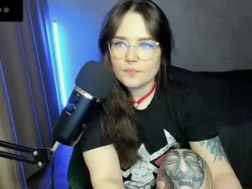 Freechat hell_hotline on Chaturbate