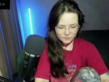 Freechat hell_hotline on Chaturbate