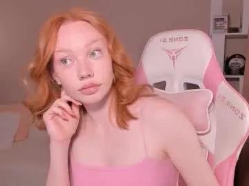 Freechat honeyautumn on Chaturbate