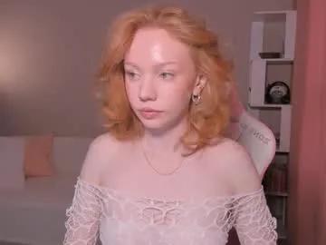 Freechat honeyautumn on Chaturbate