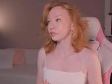 Freechat honeyautumn on Chaturbate