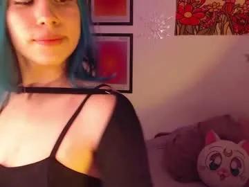 Freechat honeyypeaach on Chaturbate