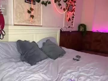 Freechat indulgencex on Chaturbate