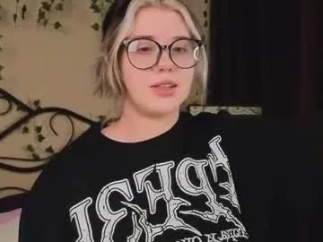 Hot Irissocute wants you to fuck her body now irissocute from Chaturbate