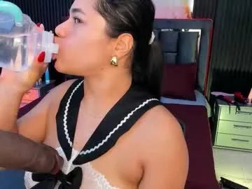 Freechat issafoxx on Chaturbate