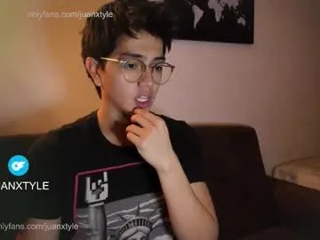 juancamroom on Chaturbate