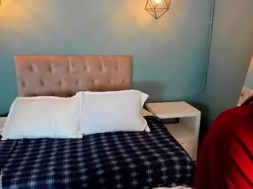 Group julianne__ on Chaturbate