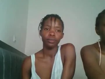 Freechat kinky_aria on Chaturbate