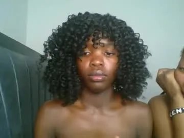 Freechat kinky_aria on Chaturbate